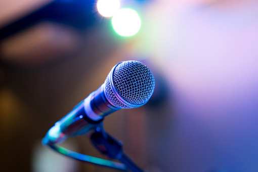 6 Best Comedy Spots in Kentucky!