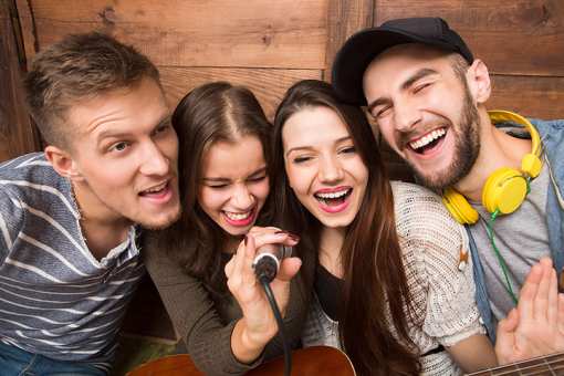 The 6 Best Karaoke Bars in Kentucky!